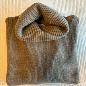 Oversize Brown/tan Turtleneck Sweater